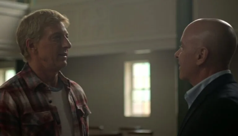 Момент из 12 серии 6 сезона